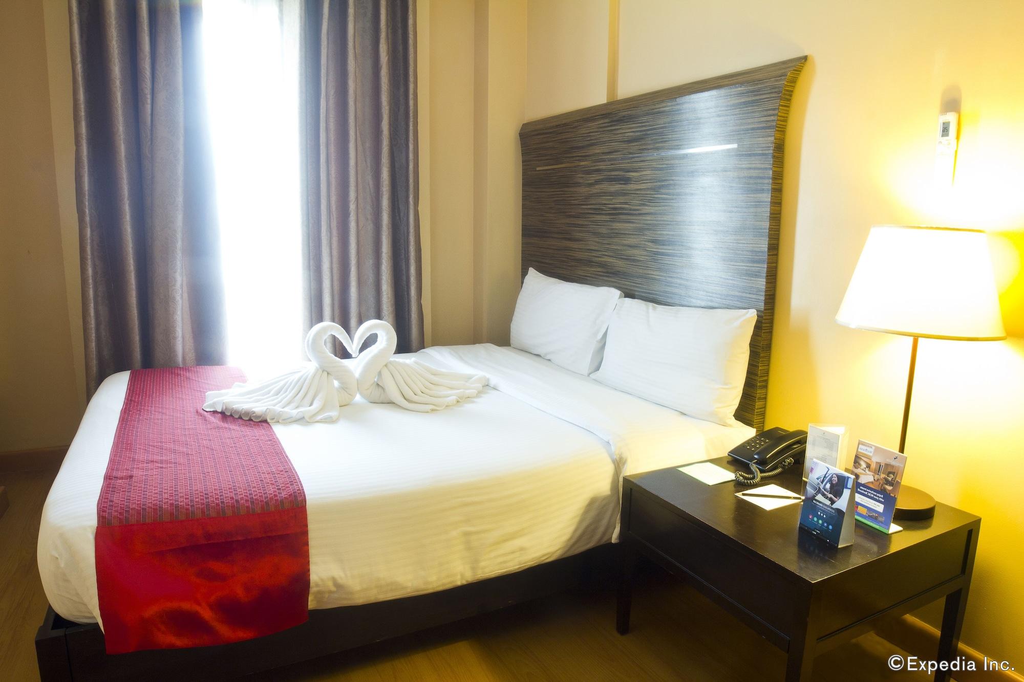 Hotel Lancaster Manila 3*